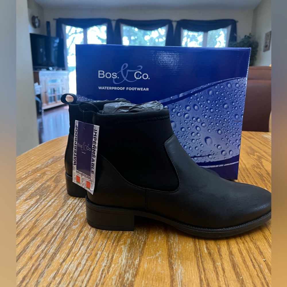 NWTBos. & Co. Black leather pull on Chelsea boots size 39